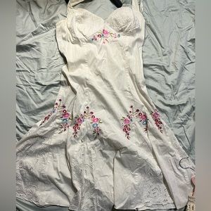White Betty Johnson, dress with floral embroidery